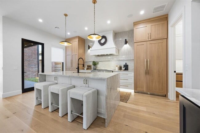 Building Photo - 1129 NW 42nd St