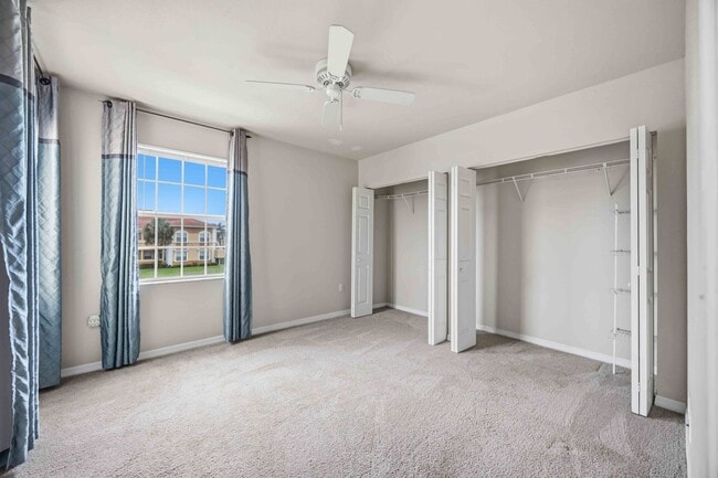 Building Photo - 2/2 condo with beautiful water views available now for an annual lease
