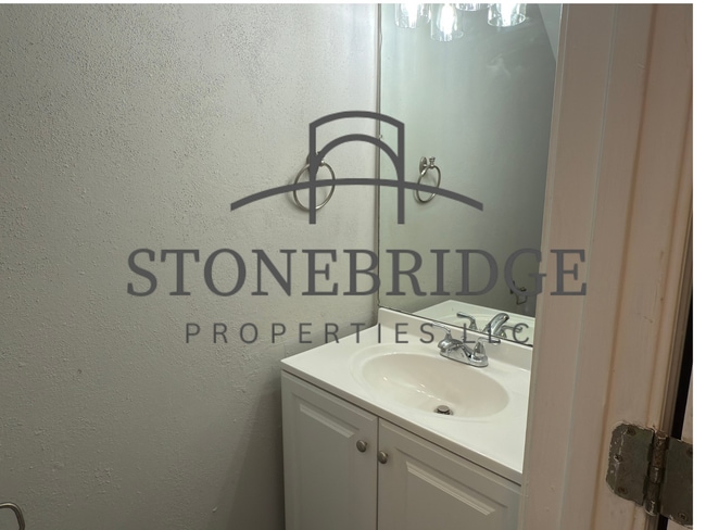 Building Photo - 3 bed, 2.5 bath home in Helena