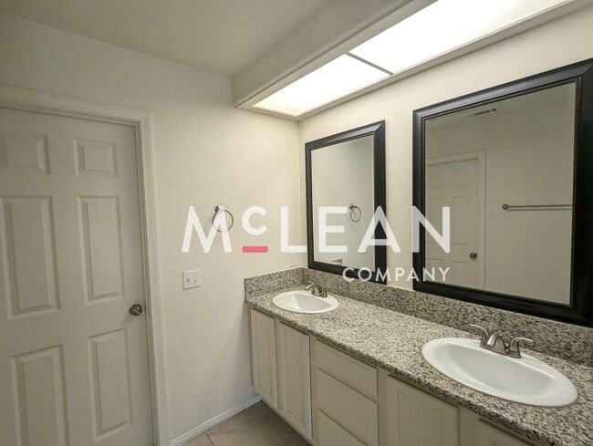 Building Photo - Great Deal on Beautiful 4 Bedroom Home!