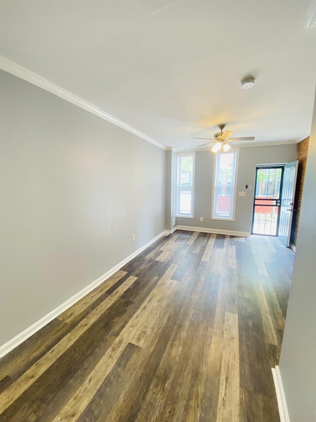 Building Photo - 1304 Sargeant St