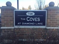 Building Photo - 728 N Diamond Lake Rd