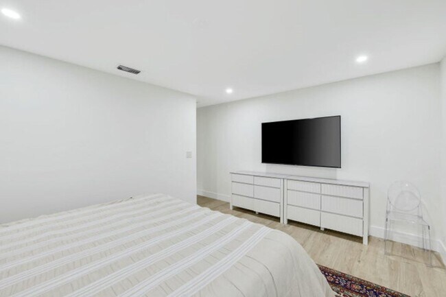 Building Photo - 486 NW 1st St