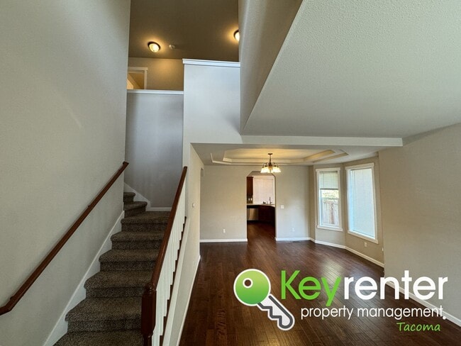 Building Photo - Unique Parkland 4 Bedroom 3 Bath Spacious ...