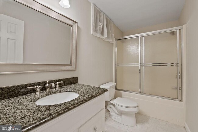 Building Photo - 6506 Bellamine Ct
