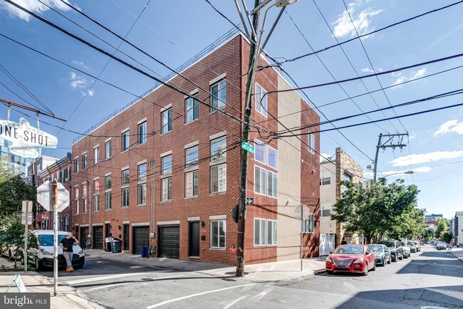 Building Photo - 228 W George St