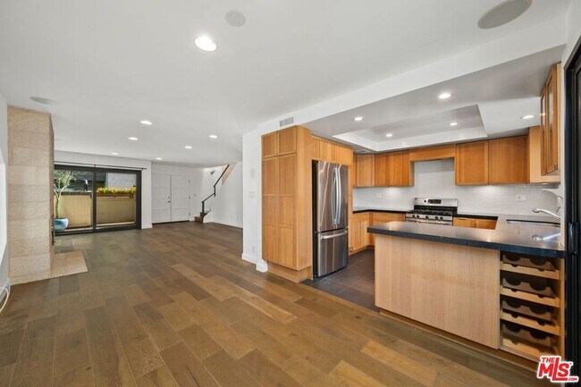 Building Photo - 812 16th St