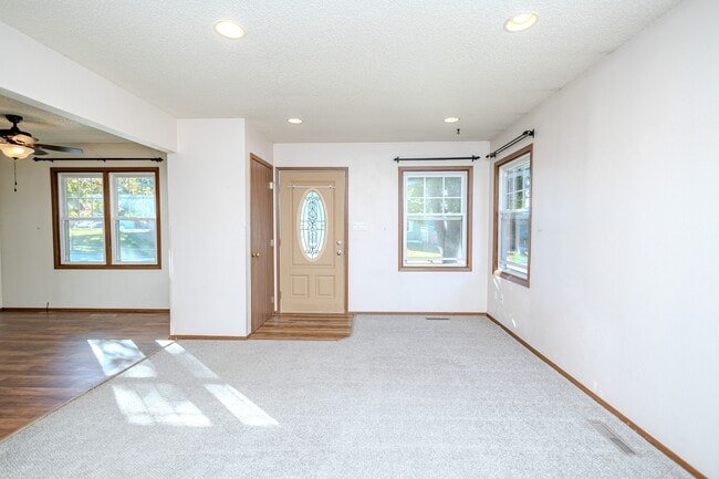 Building Photo - 507 4th St NW