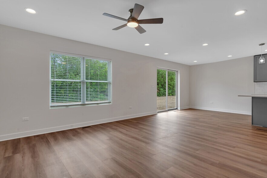 Building Photo - 877 Covey Ln