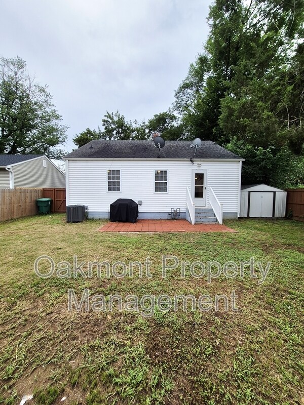 Building Photo - 115 Slagle Ave