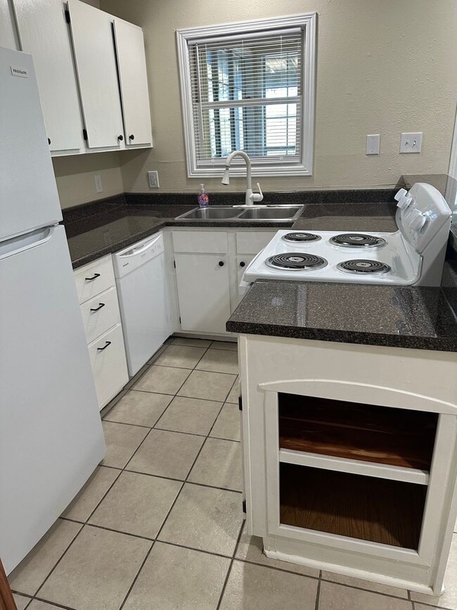 Building Photo - Wallen Bluff 4 Plex