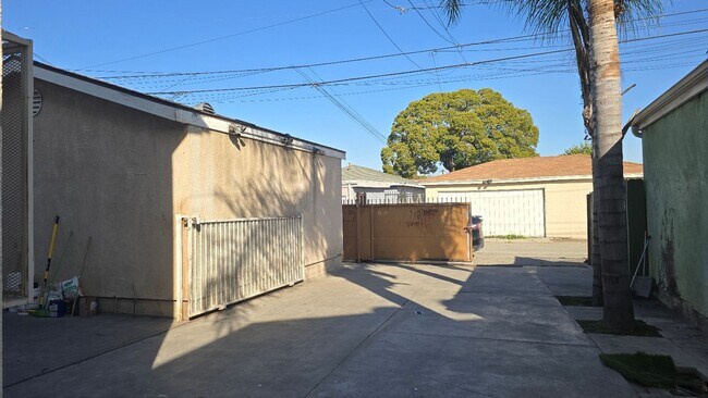 Building Photo - 79(633)