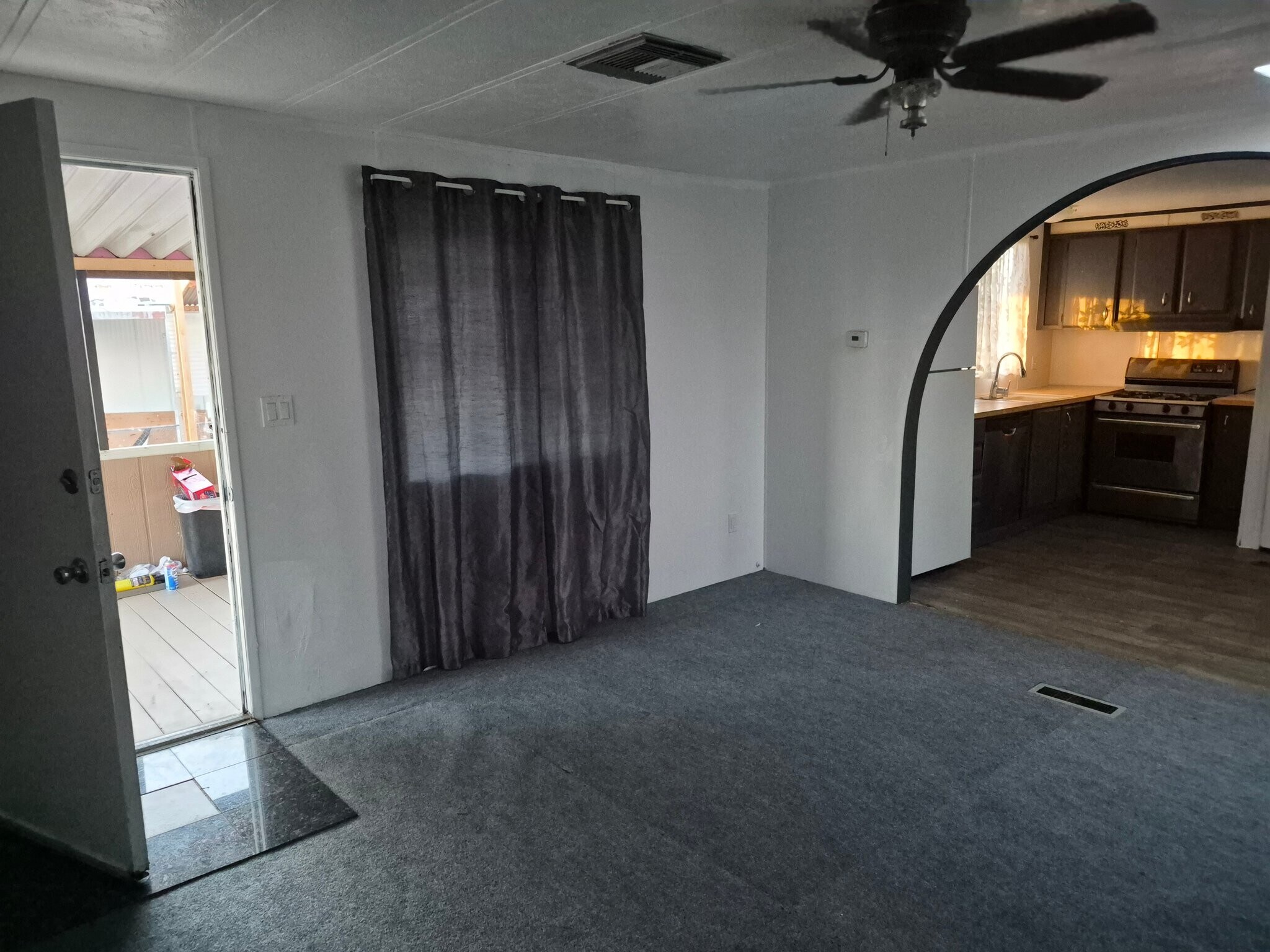 Building Photo - 5422 N Royal Palm Dr