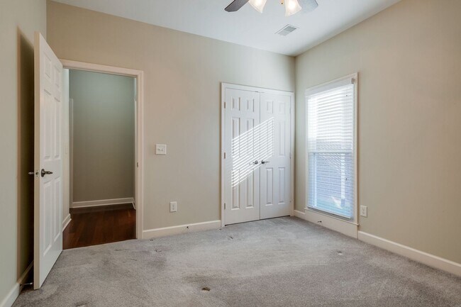 Building Photo - 218 Stoners Glen Ct