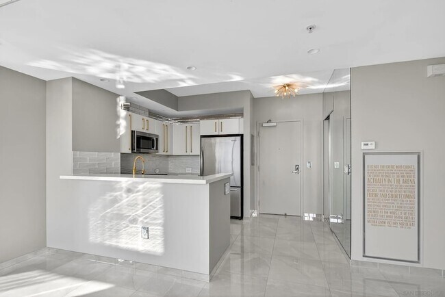 Building Photo - 321 Tenth Ave