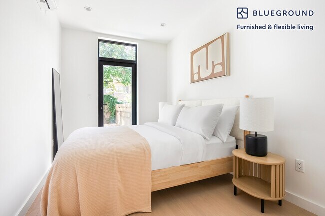 Building Photo - 285 Kingsland Ave