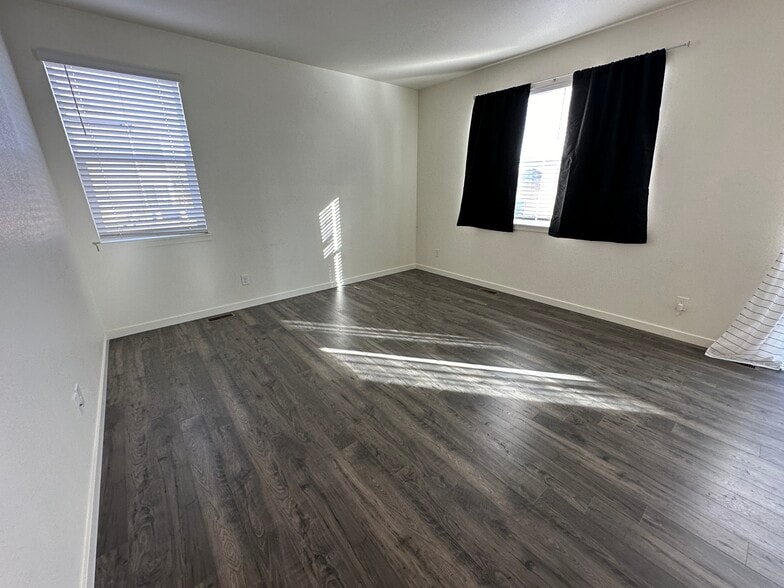 Building Photo - 10165 Castor Dr