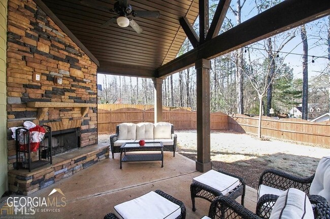 Building Photo - 345 Cliffhaven Cir