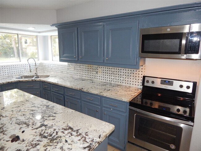 Building Photo - 22430 S Rebecca Burwell Ln