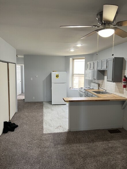 Primary Photo - 1459 S 52nd St