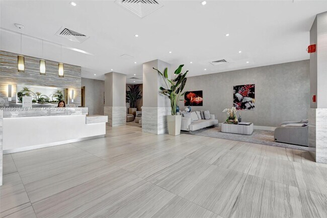 Building Photo - 2301 S Ocean Dr