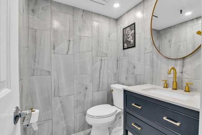 Building Photo - 859 Jeffery St