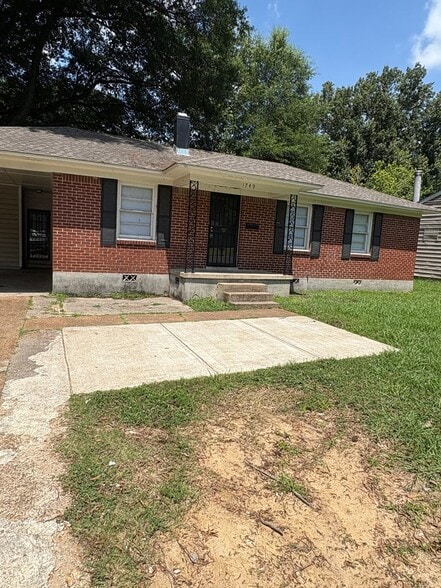 Building Photo - 1749 S Perkins Rd