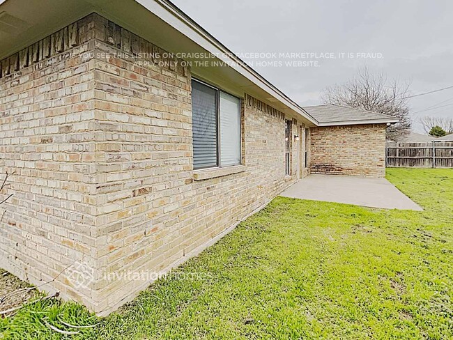 Building Photo - 661 Dandelion Dr