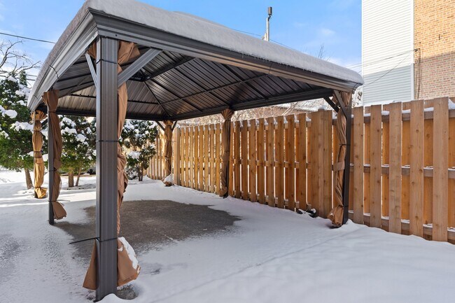 Building Photo - 6540 S Maryland Ave