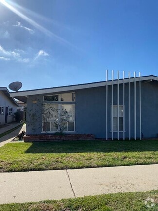 Building Photo - 3374 Rexford St