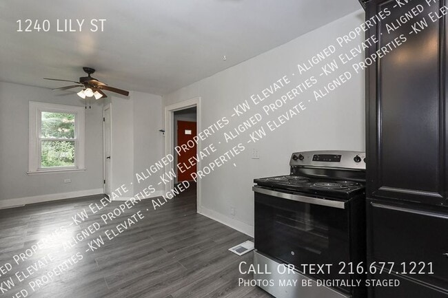 Building Photo - 1240 Lily St