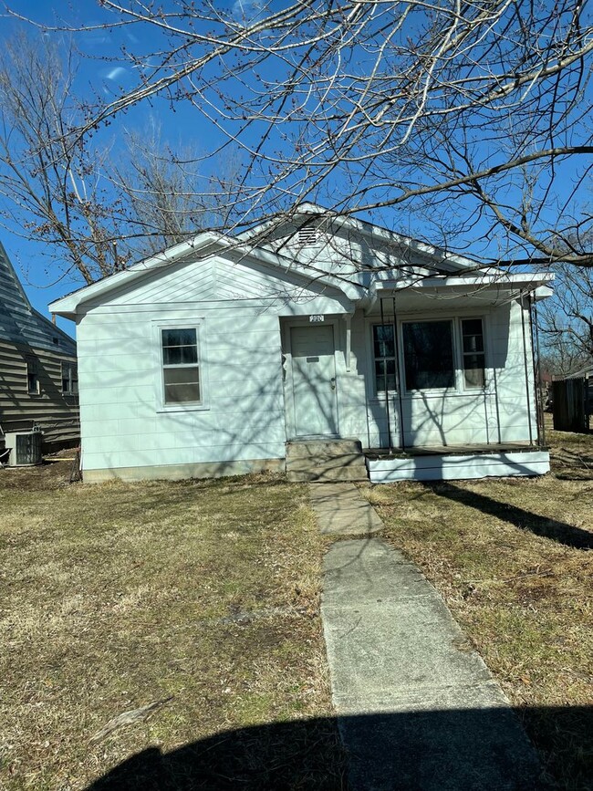 Building Photo - 2 BEDROOM 1 BATHROOM HOUSE FOR RENT