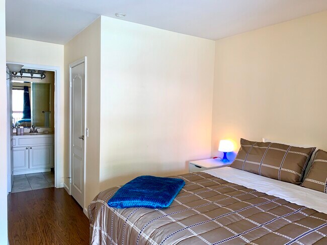 Building Photo - 12035 Alta Carmel Ct