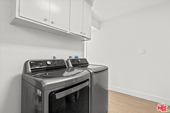 Building Photo - 1650 Clear View Dr