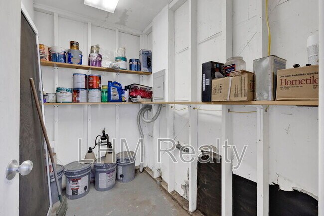 Building Photo - 930 S Dobson Rd
