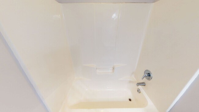 Building Photo - 4 Bedrooms in Established Hope Mills Commu...