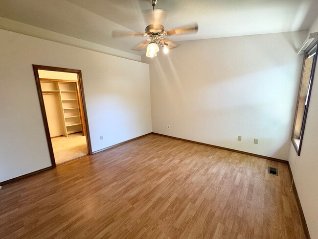 Building Photo - Now leasing in West Boise! This single-lev...