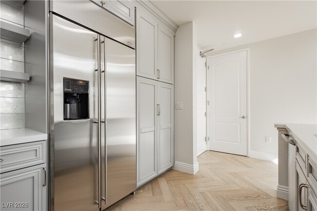 Building Photo - 2220 Village Walk Dr