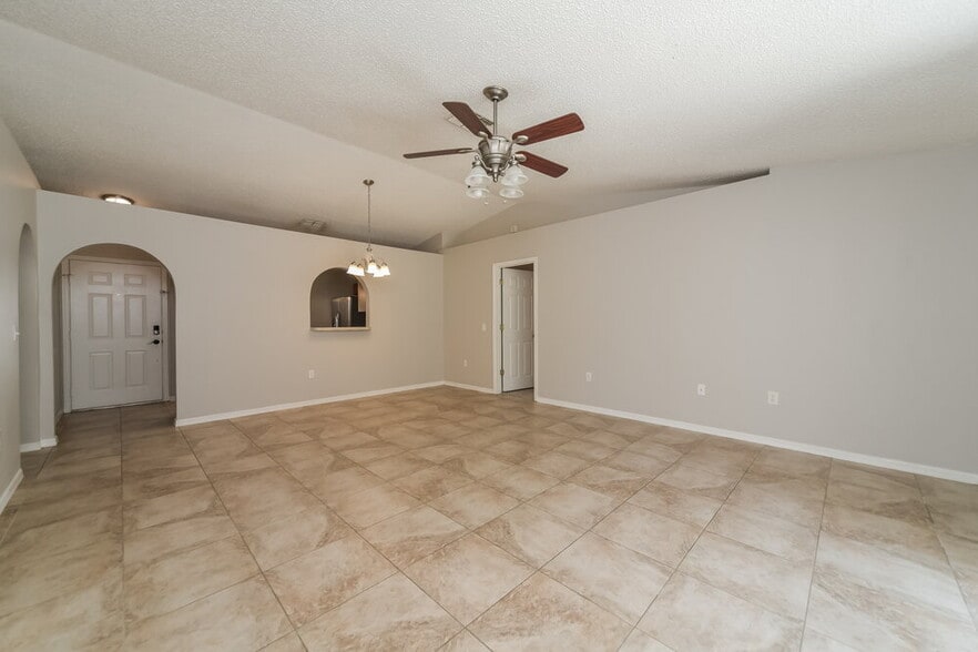 Building Photo - 1479 Muir Cir