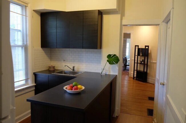 Building Photo - 1109 Garnett Pl