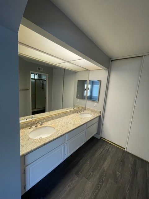 Building Photo - 6250 Sunny Meadow Ln