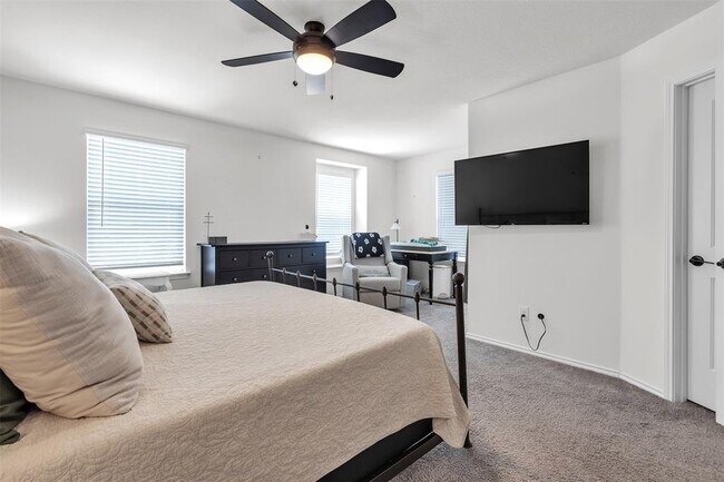 Building Photo - 116 Benmyrtle Trl