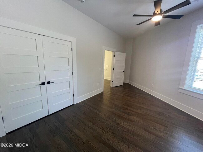 Building Photo - 843-843 Forsyth St