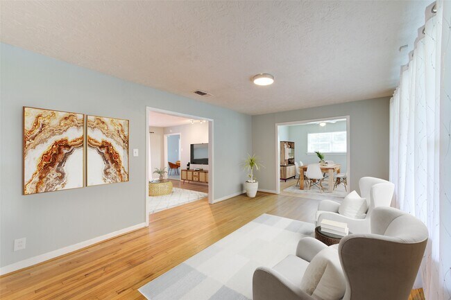 Building Photo - 5025 Hazelton St