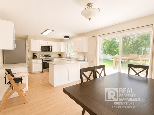 Building Photo - Spacious 4BD Home in Orchard Meadows | Finished Basement | Large Backyard