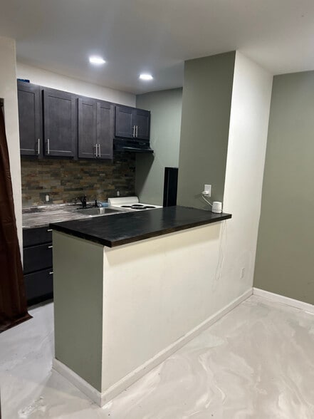 Building Photo - 3755 Shreve Ave