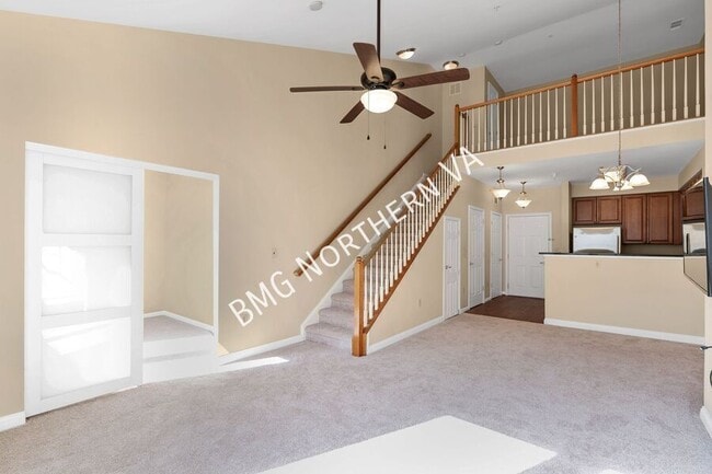 Building Photo - 801 S Greenbrier St