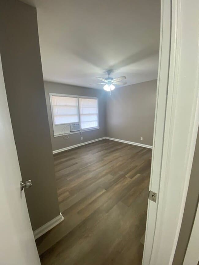 Building Photo - Rigdon Rd **Dale