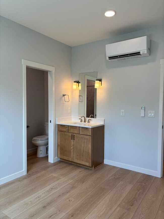 Building Photo - 2 Bed 2.5 Bath New-Construction Duplex