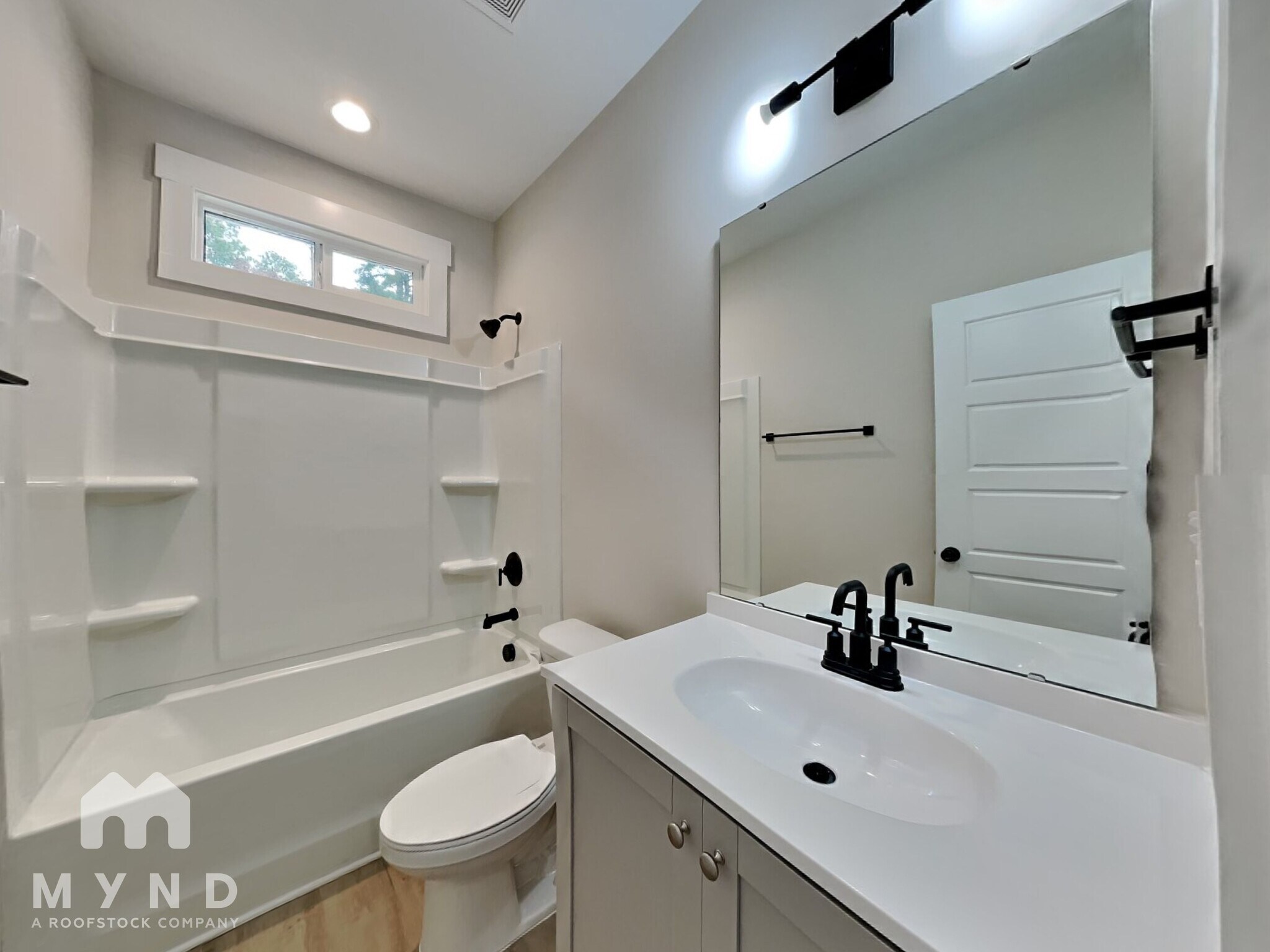 Building Photo - 907 East St